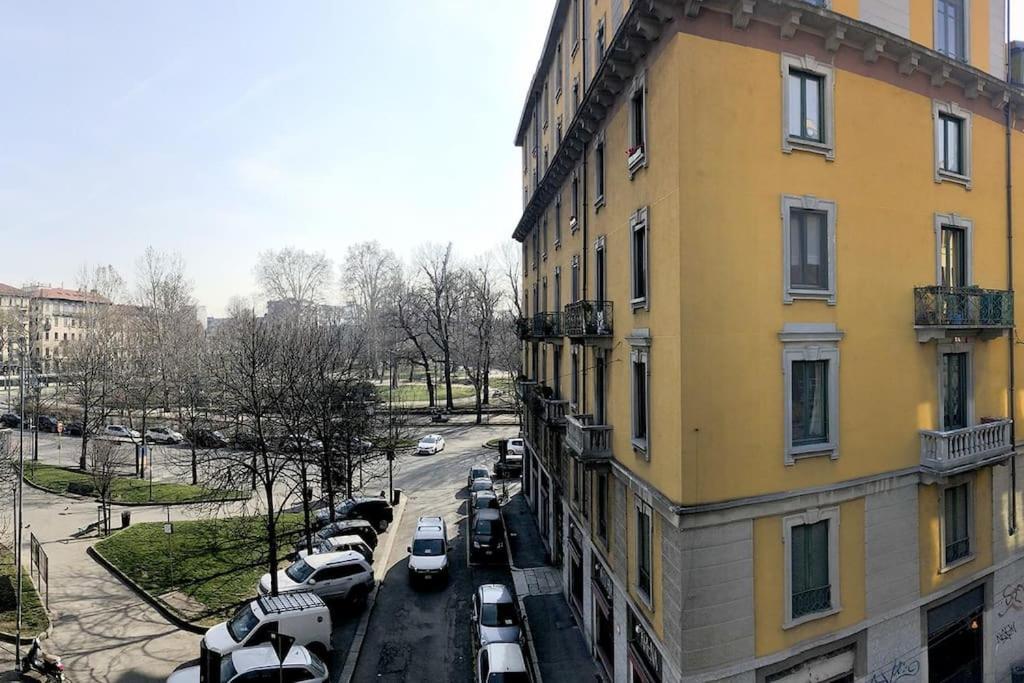 Lovely Flat With Park View Милан Экстерьер фото
